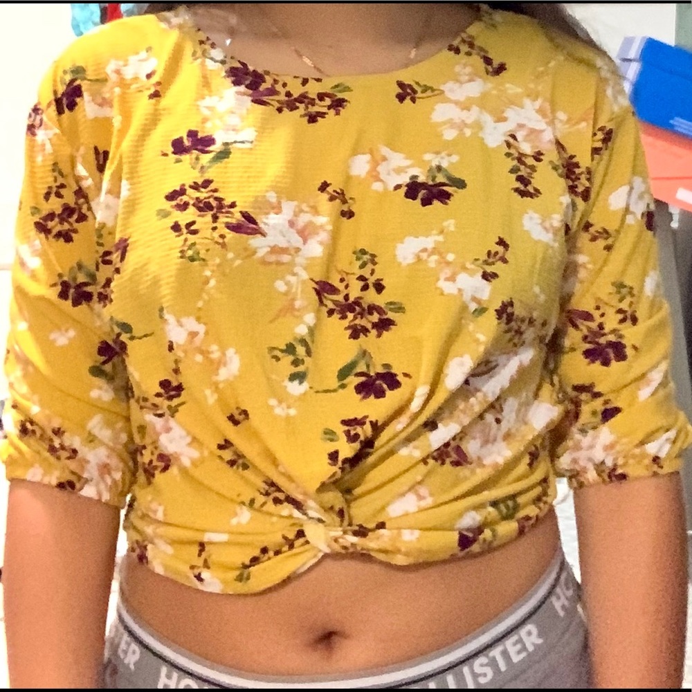 I’m selling a Haute Monde shirt.